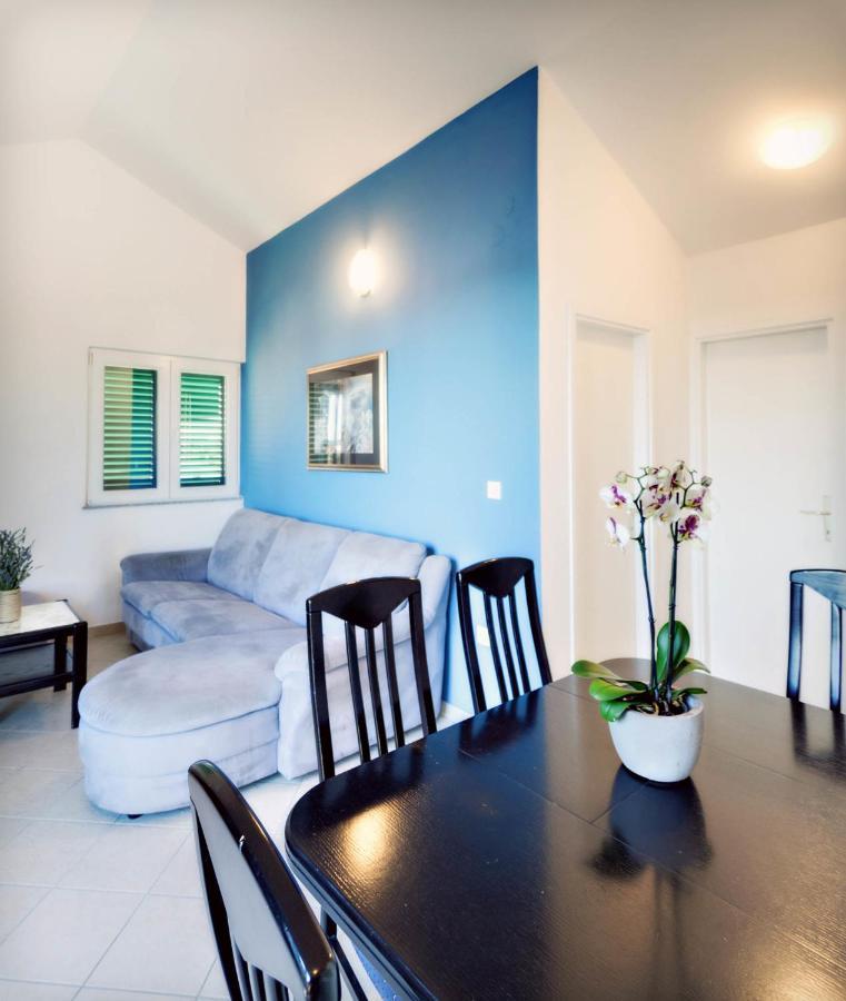 Apartments Zizic Vodice Szoba fotó